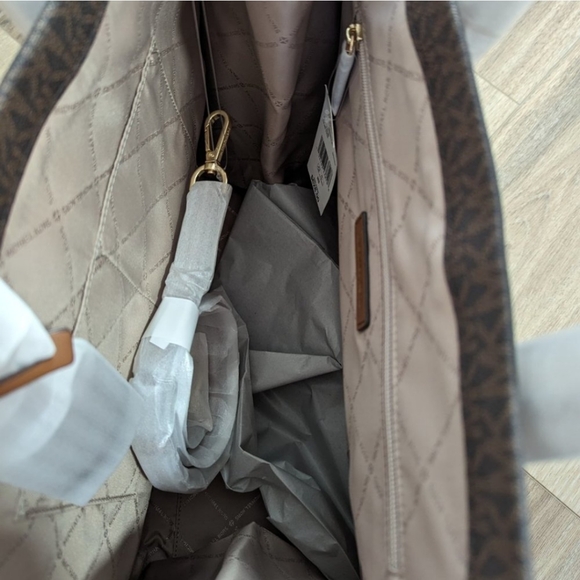 Michael Kors Mirella Bag NWT - Picture 3 of 4